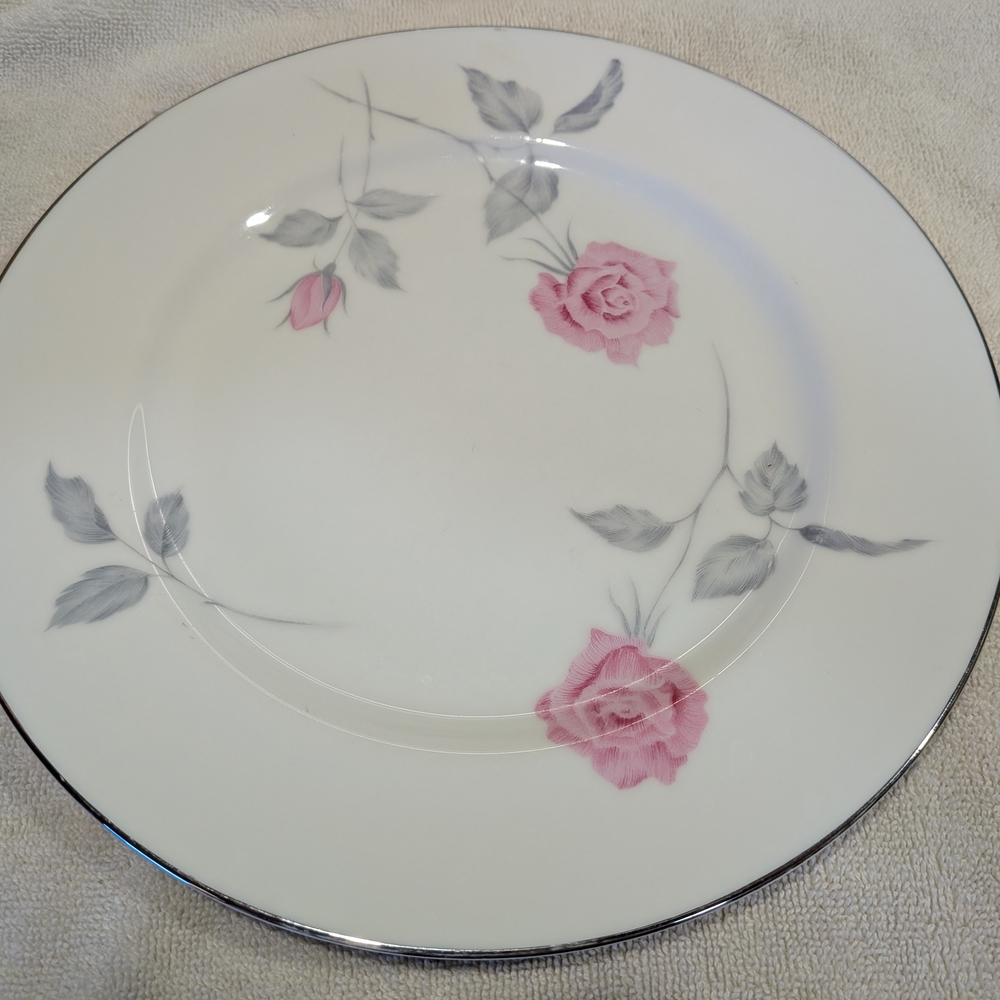 Narumi Fine China Plates Qty 2; Classic Rose 5226 Vintage - Picture 5 of 10